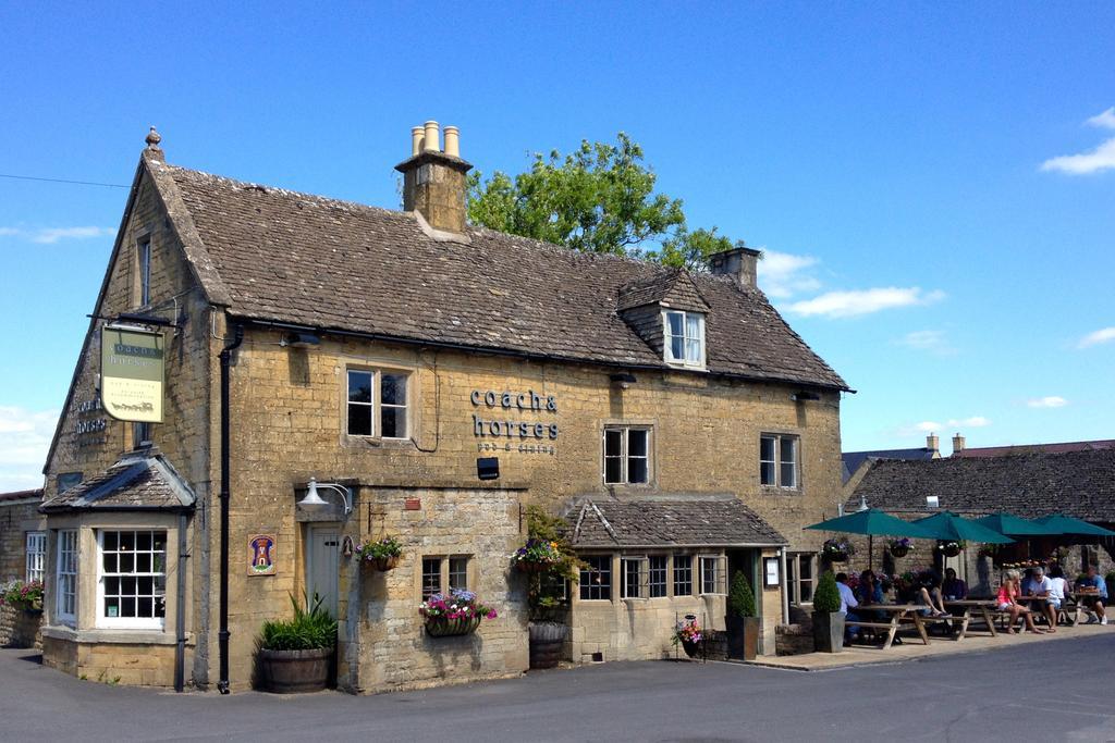 Coach & Horses Hotel Bourton-on-the-Water Exterior photo
